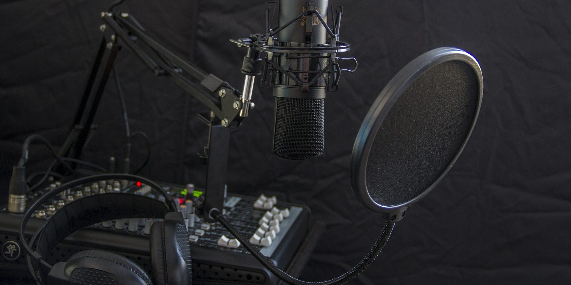 10 Qualities to Watch Out for When Hiring a Voice-over Artist